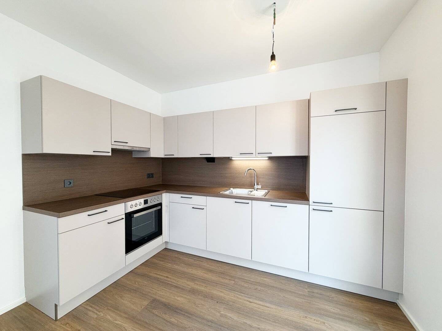 Lieboch! Traumhafte Neubau-Balkonwohnung – Großer Balkon | 2 TG-Plätze | Provisionsfrei!