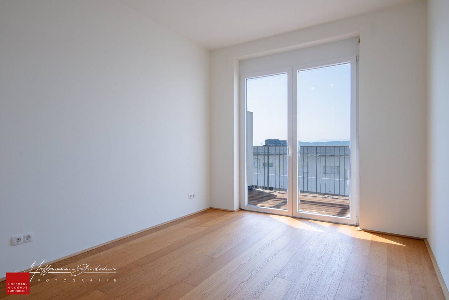 Sunny 2-room apartment with balcony