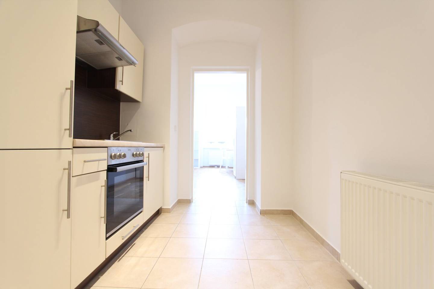 Short-term rental! Sunny, nicely furnished 1-room apartment!