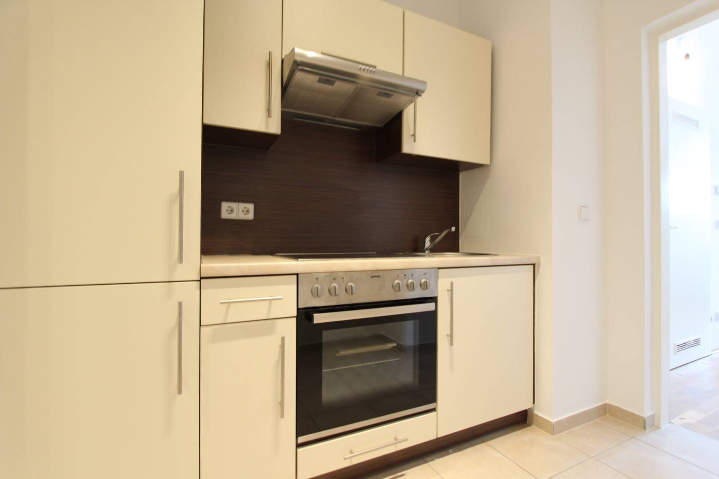 Short-term rental! Sunny, nicely furnished 1-room apartment!