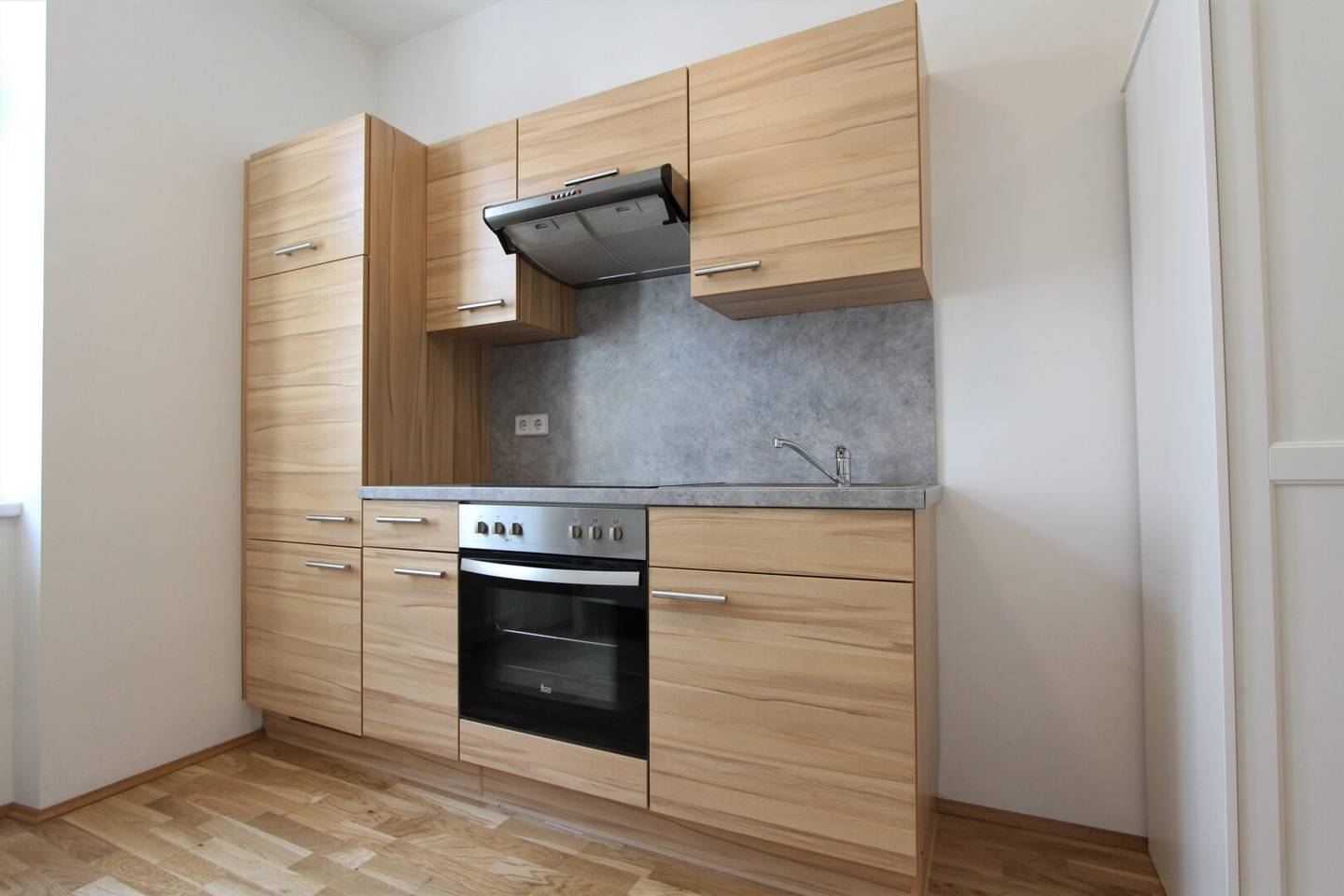 Short-term rental Modern furnished bright 1-room apartment