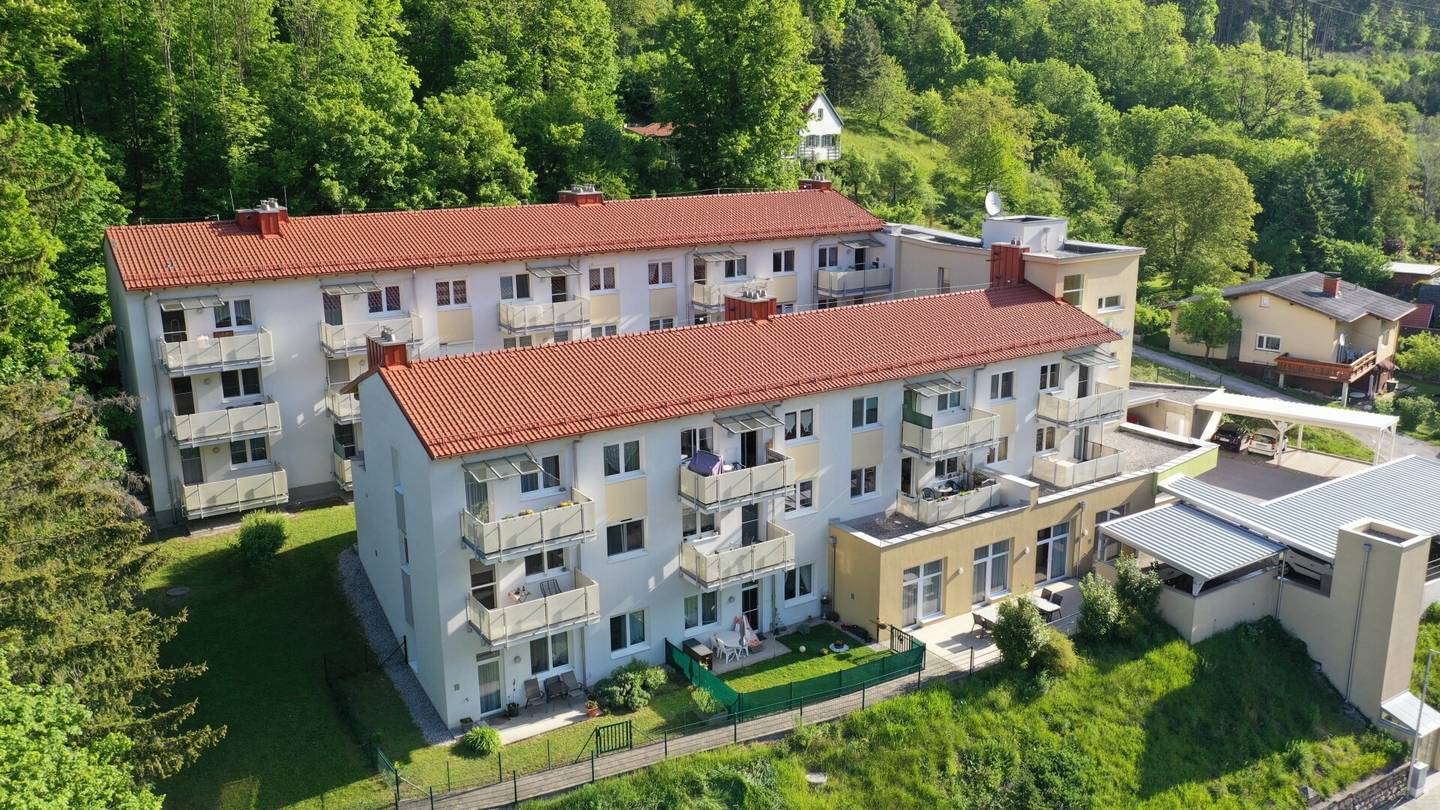 SENIOR APARTMENT: sunny 2-room apartment with spacious balcony in Waldegg - Top 08