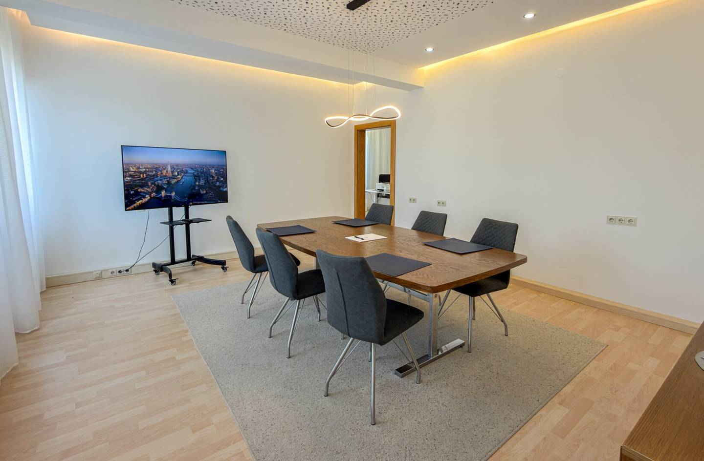 Business Desk in Klagenfurt – Desks for Rent