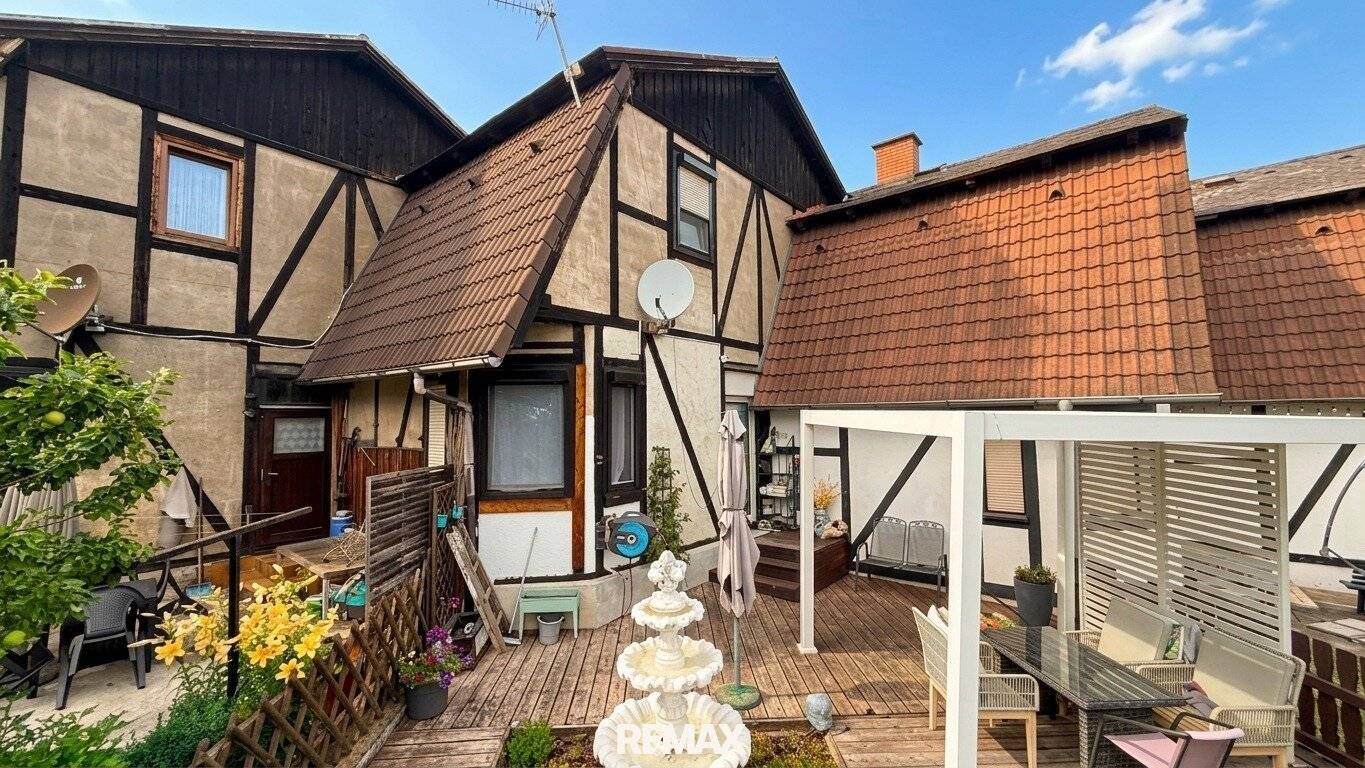 Stadtnah und kompakt wohnen – Reihenhaus mit Carport