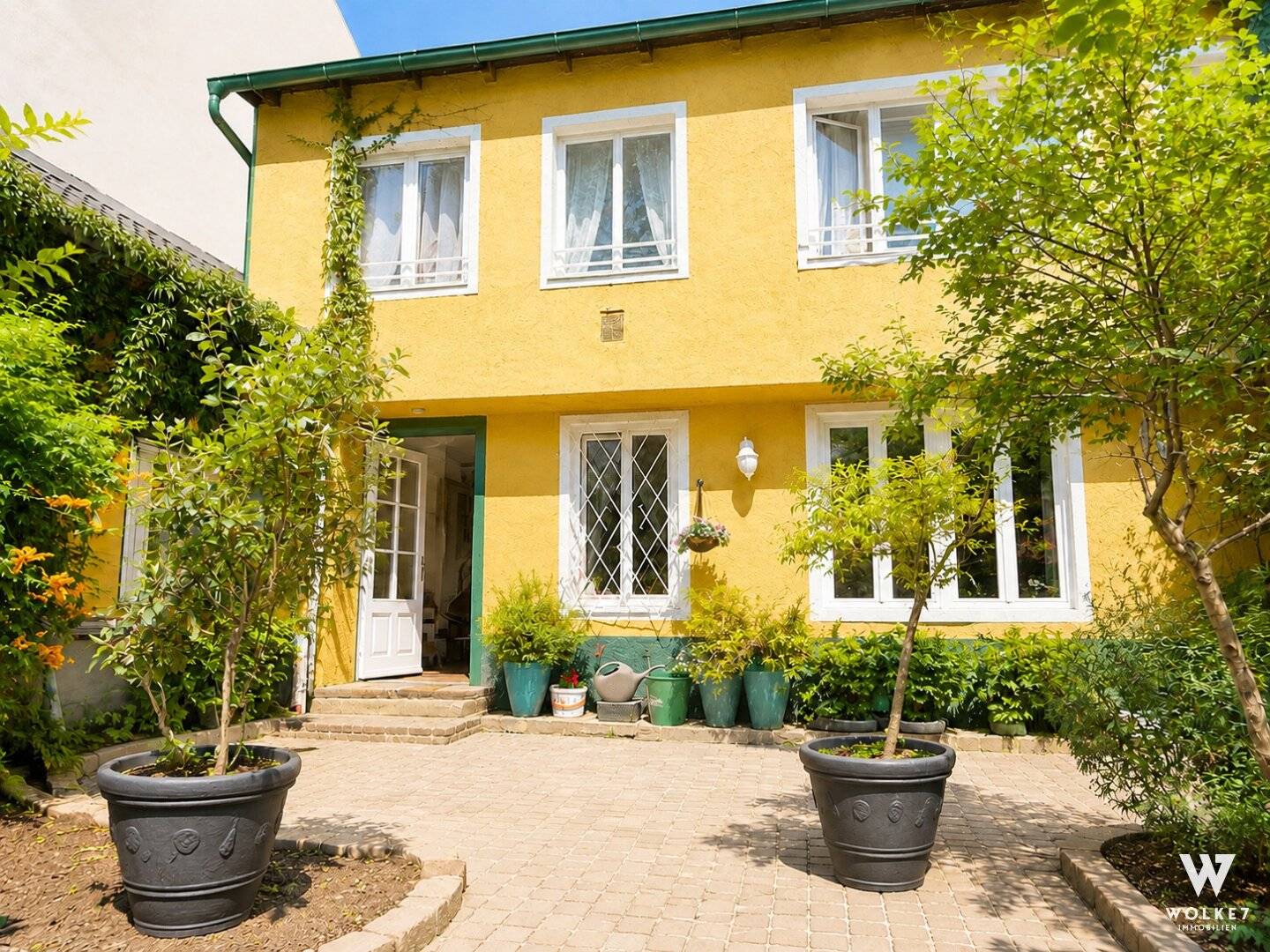 Versatile house with development potential I commercial space including residential area I 5 minutes by car to Schönbrunn | BK II, 10.5m