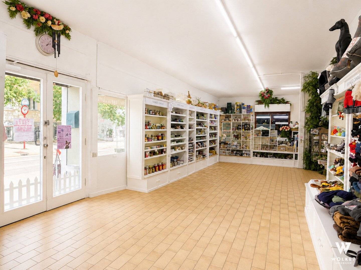 Versatile house with development potential I commercial space including residential area I 5 minutes by car to Schönbrunn | BK II, 10.5m