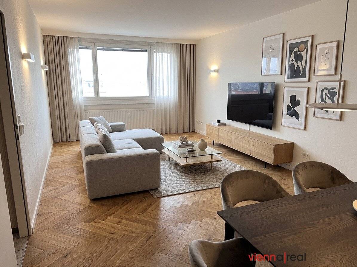 Courtyard-side 3-room new build apartment with optimal layout and garage parking space - in need of renovation
