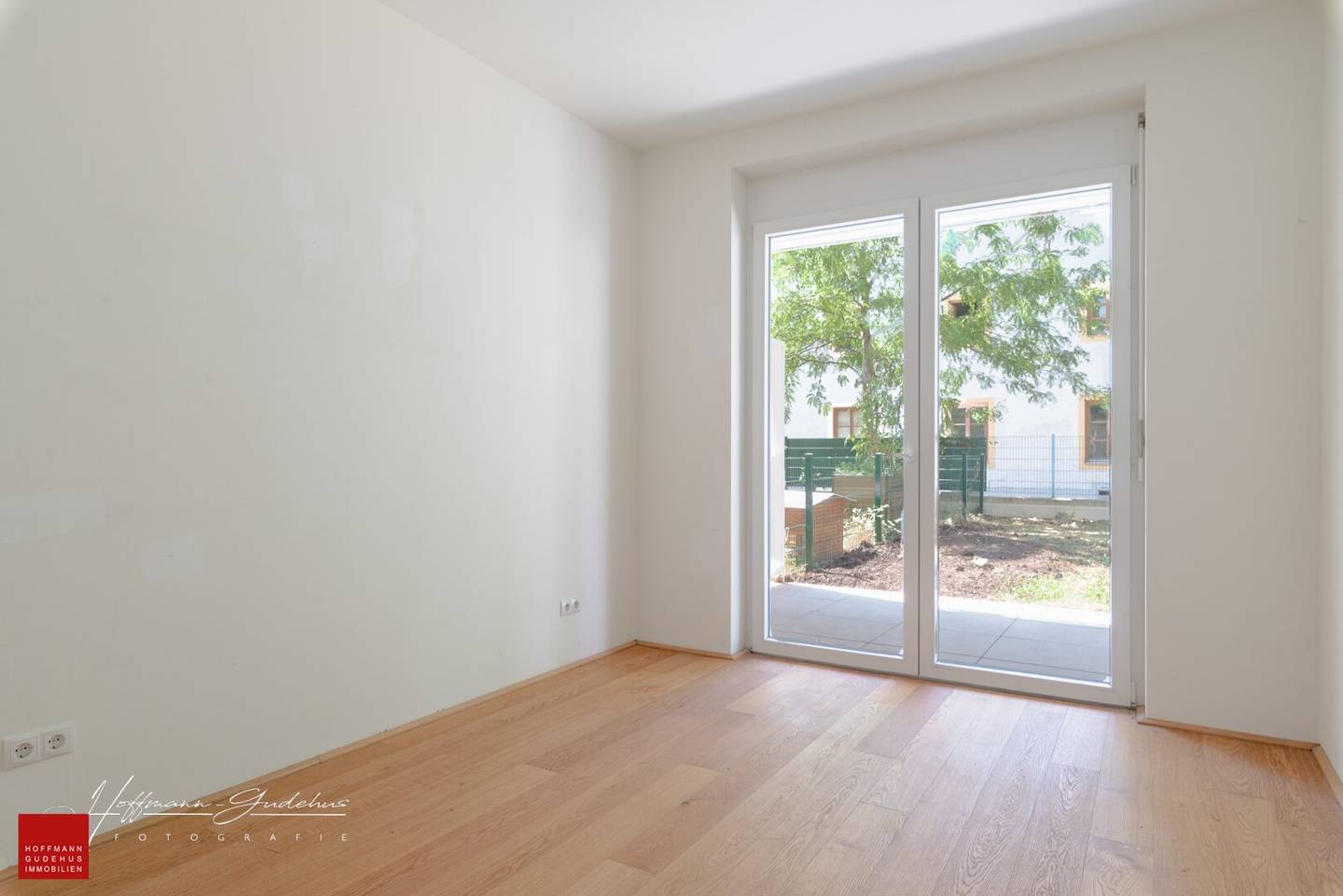 MODERNE 2-ZIMMER-GARTEN-WOHNUNG