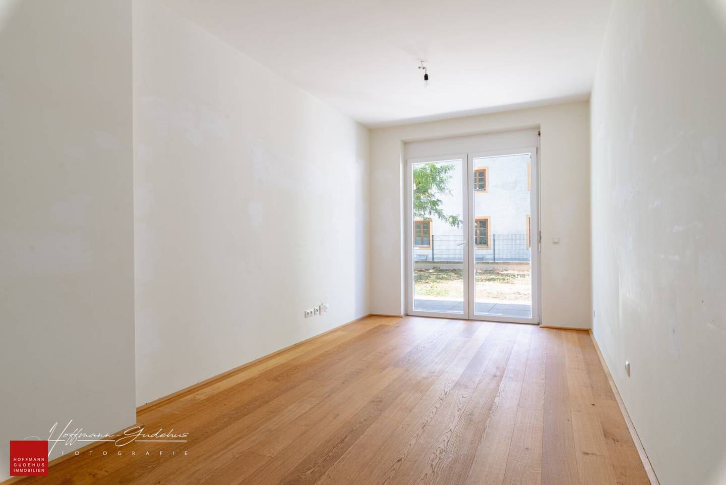 MODERNE 2-ZIMMER-GARTEN-WOHNUNG