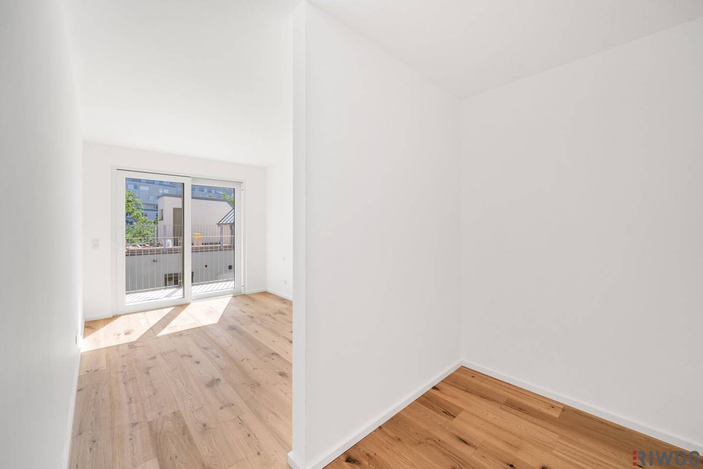 Moderne Dachgeschoss-Neubau mit XXL-Dachterrasse vielen Technischen Raffinessen in U-Bahn nähe