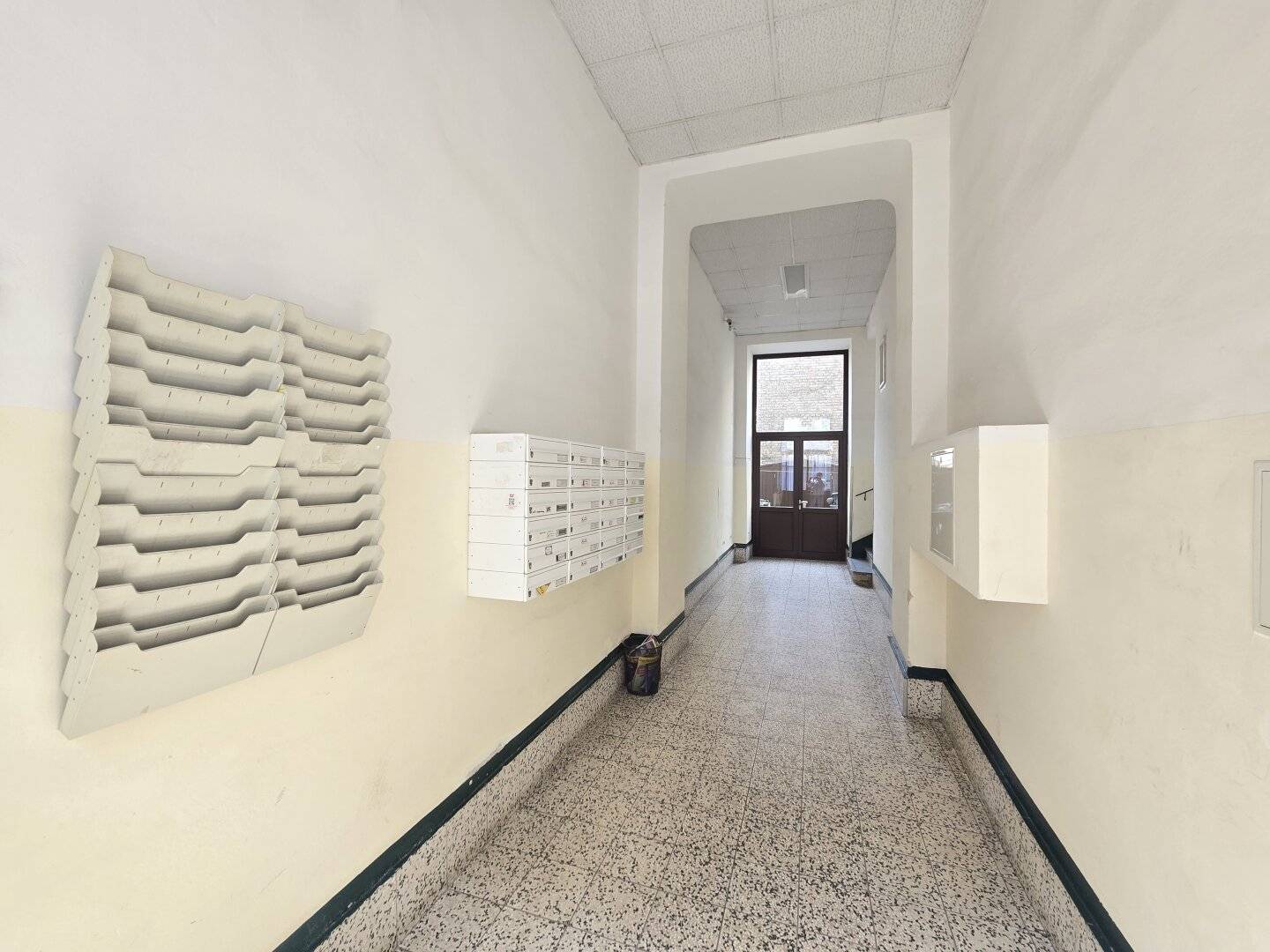 Attraktive Immobilie mit Wohnung, Geschäftslokal &amp; Kellerräumen – ca. 241 m² Wohn- und Nutzfläche