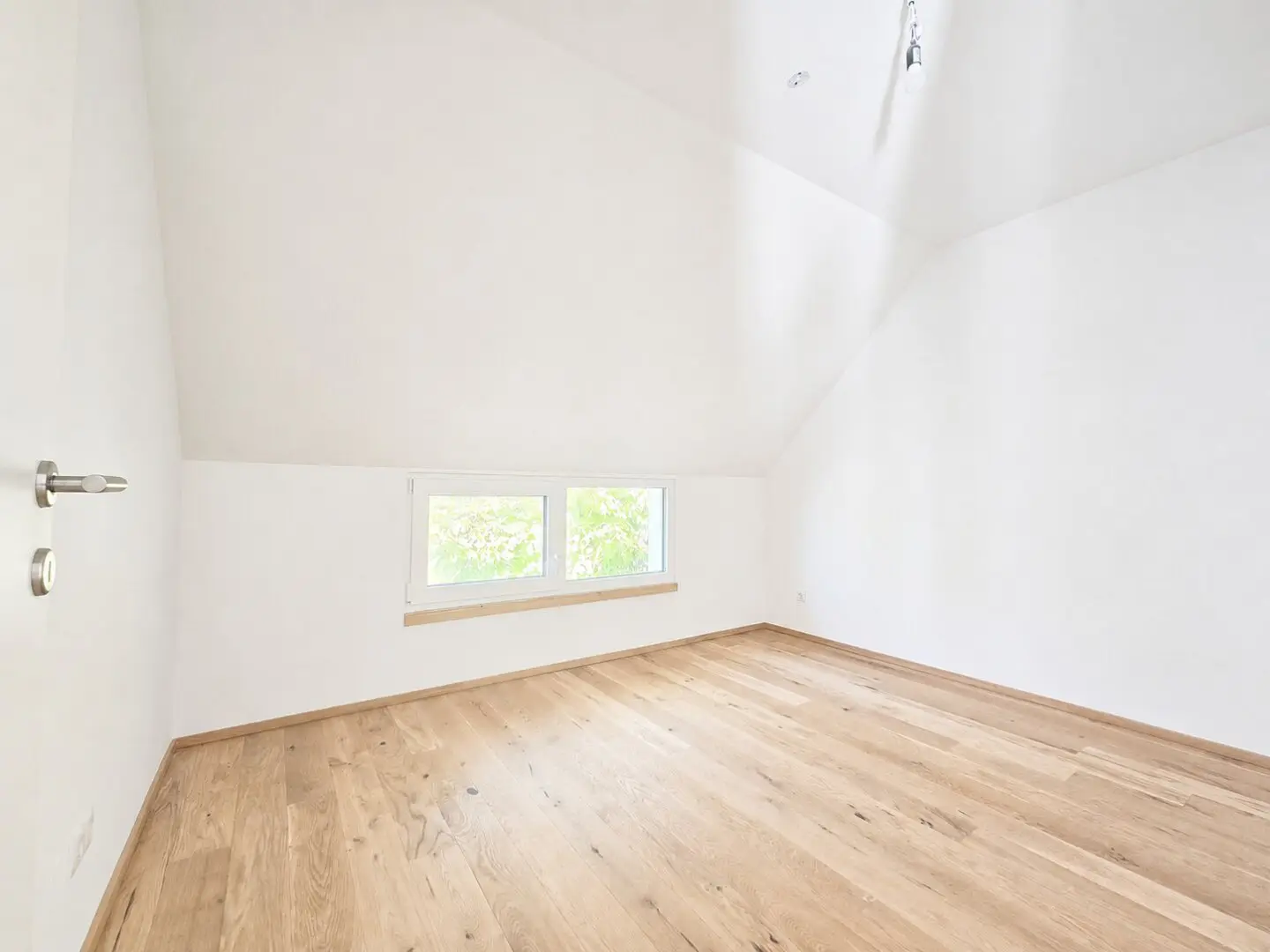 Dream attic apartment with loggia and garden | Near Kaufpark Alterlaa
