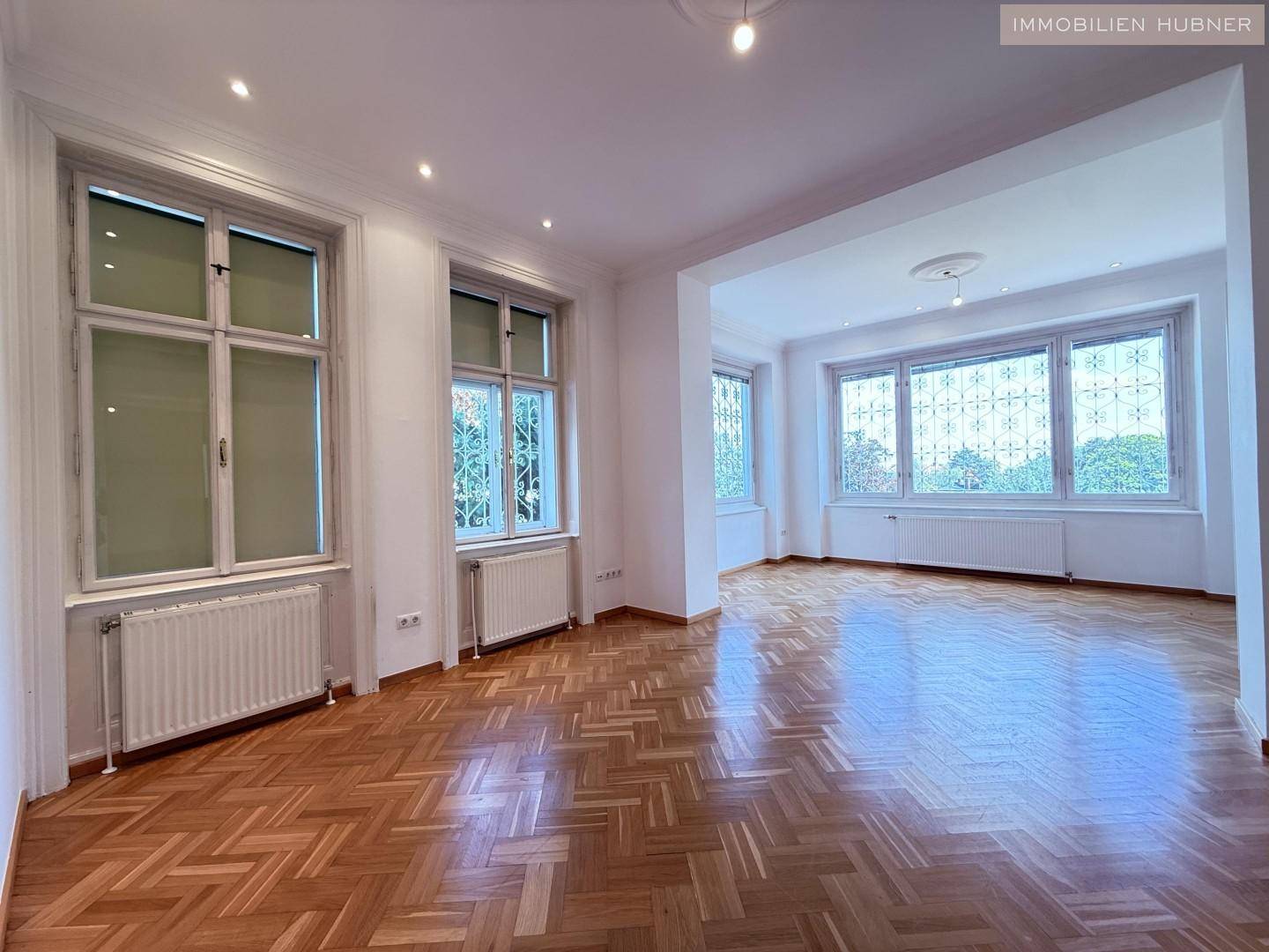 Generalsanierte Altbauwohnung mit Glasveranda