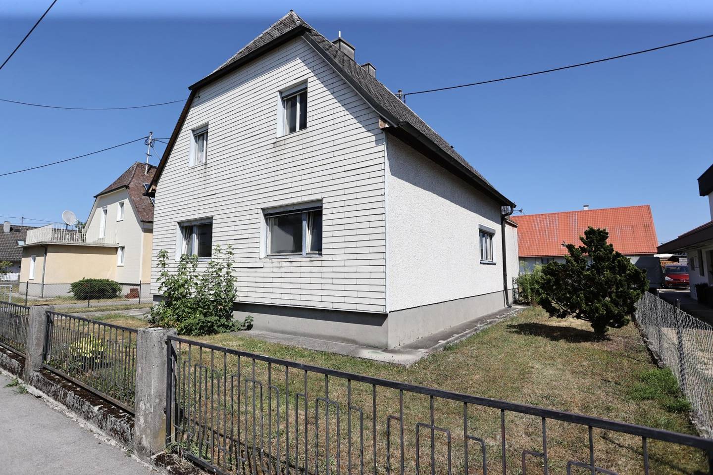 Familienwohnung mit sonnigem Garten und Garage