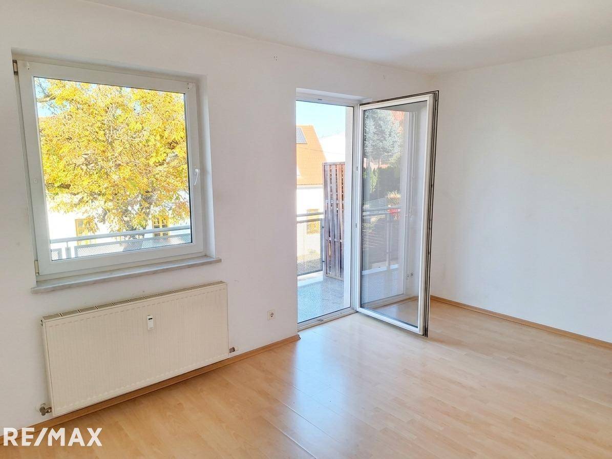 Helle Garçonnière mit Balkon in ruhiger Lage
