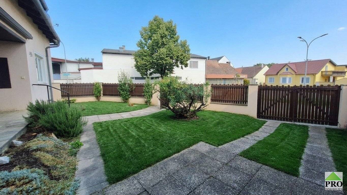 Großzügiges 7-Zi-Haus mit kleinem Garten, Terrasse &amp; 2 Stellplätzen in 2034 Großharras