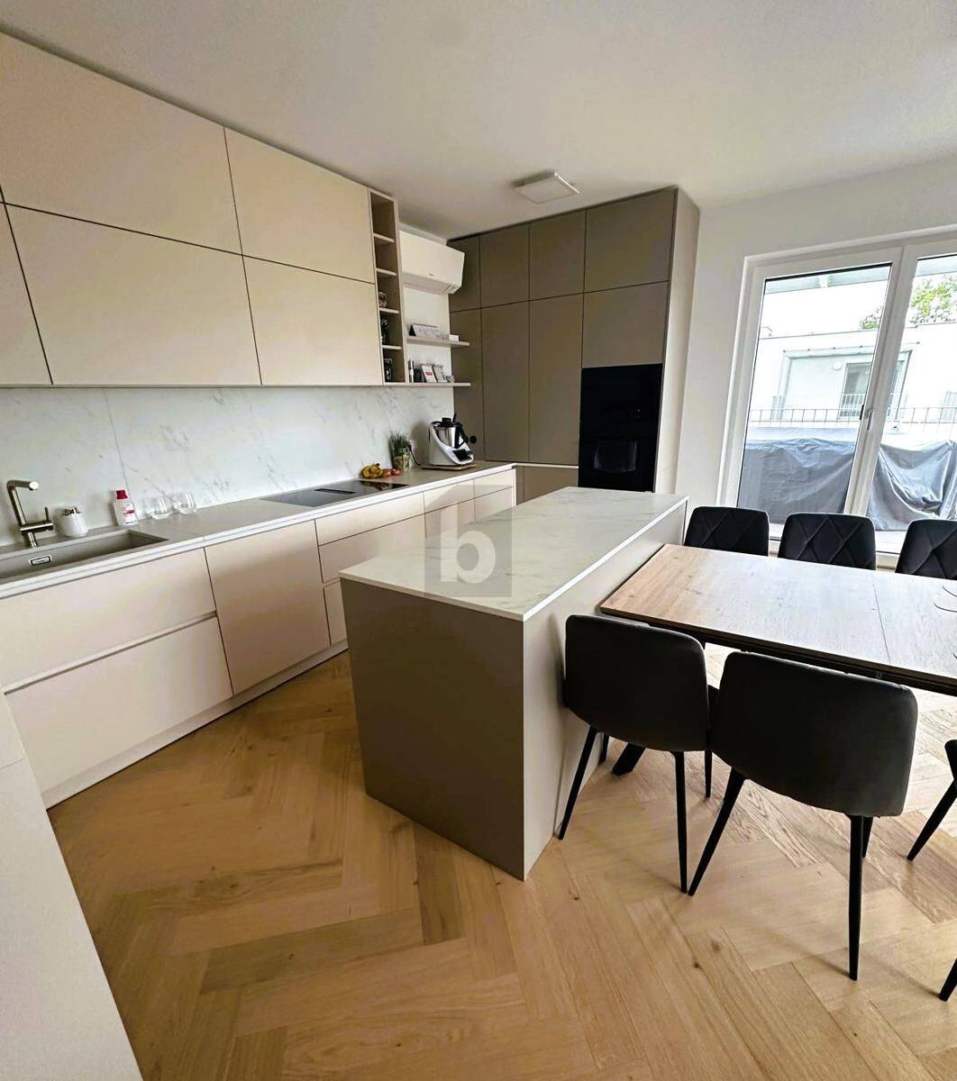 Penthouse mit zwei Terrassen Pergola und Weitblick