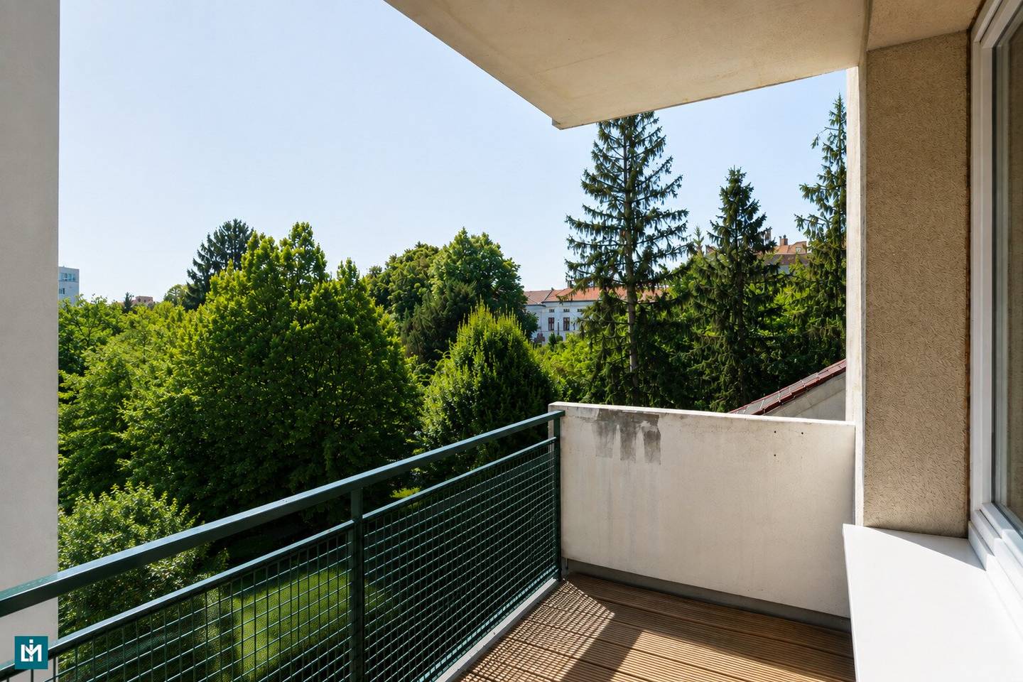 Beautiful 2-room apartment with outdoor area, parking space and sauna near Wertheimsteinpark