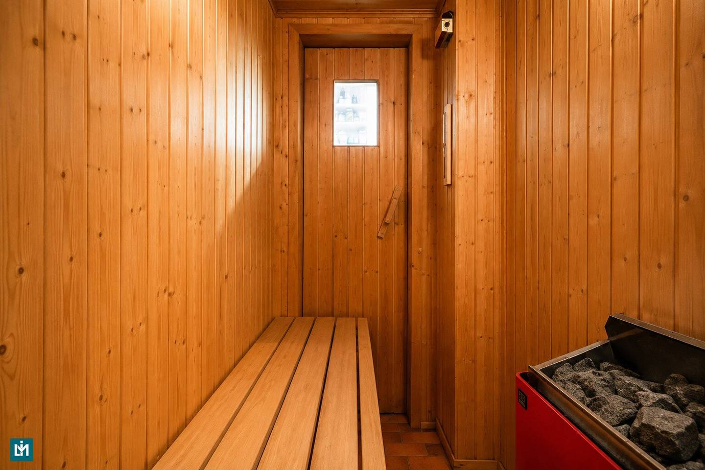 Beautiful 2-room apartment with outdoor area, parking space and sauna near Wertheimsteinpark