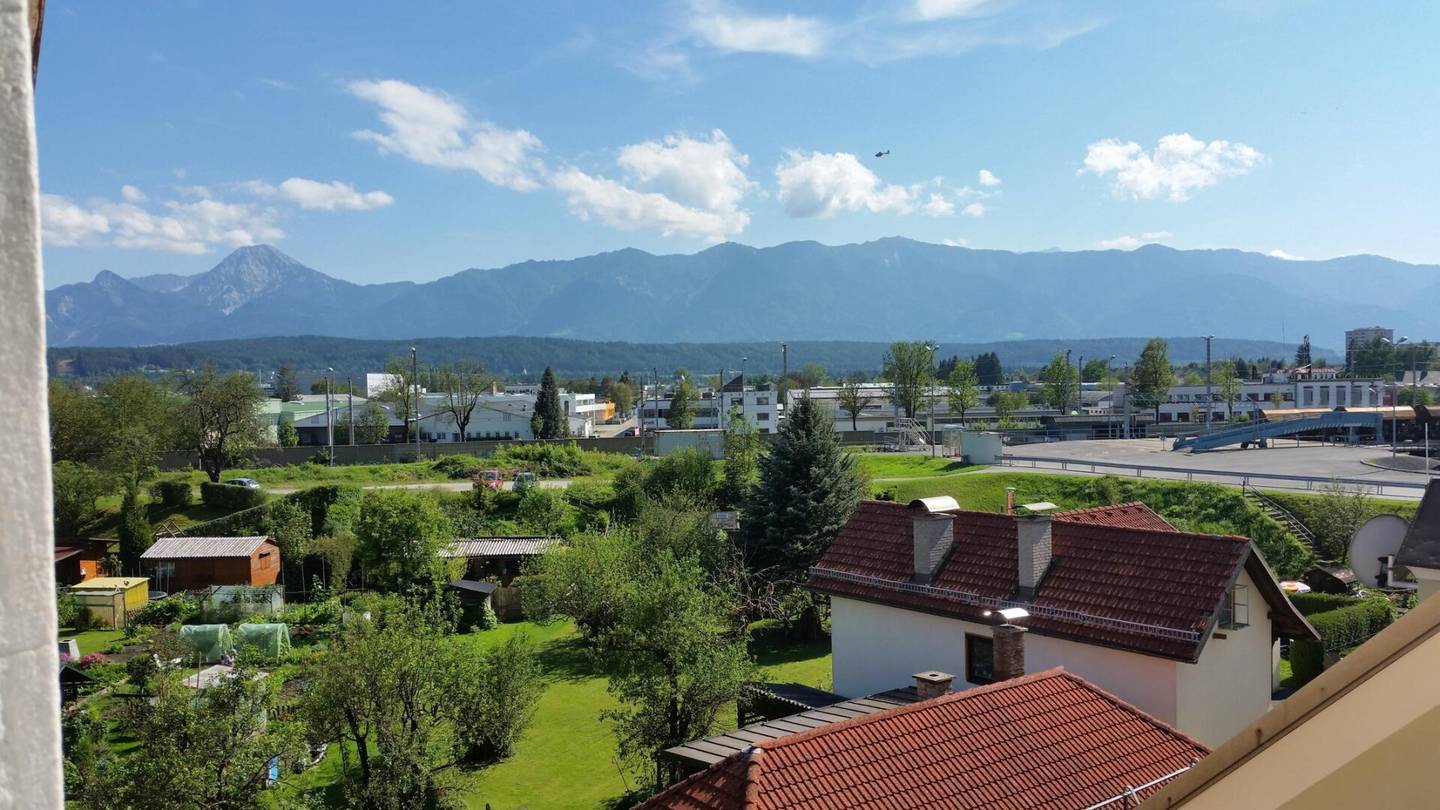 Secure capital investment - Well rented residential and commercial building in sought after location