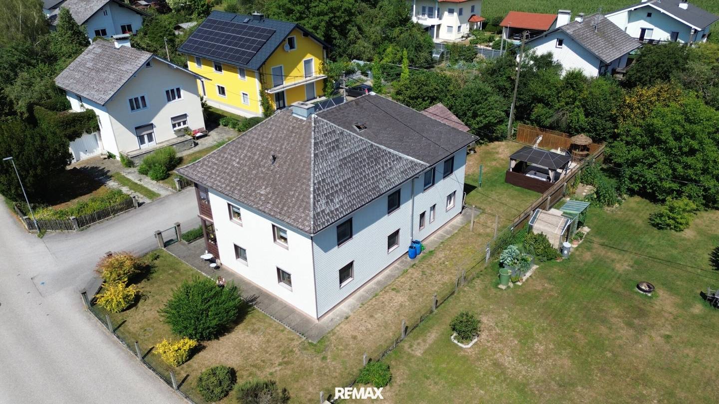 Wohnhaus mit viel Platz für bis zu zwei Familien in sonniger Siedlungslage von Timelkam