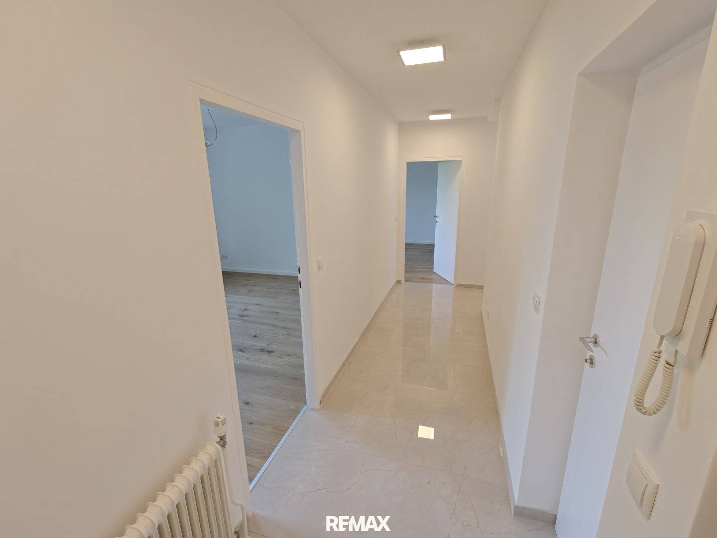First rental after renovation | 3.5 rooms 95 m² living space plus balcony and car parking space