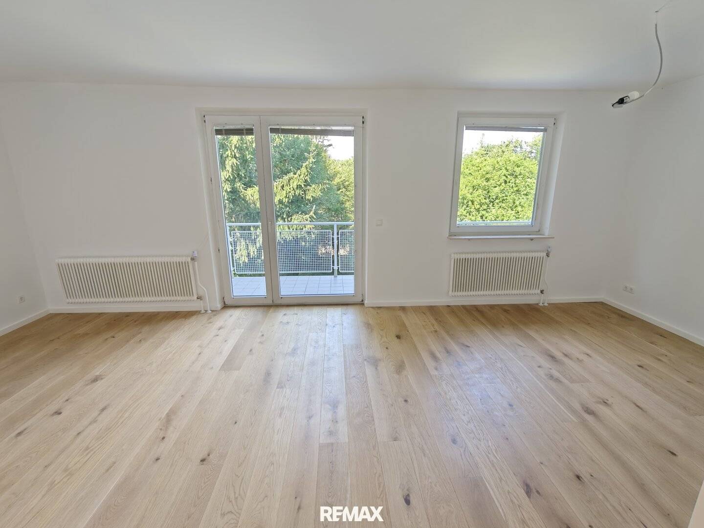 First rental after renovation | 3.5 rooms 95 m² living space plus balcony and car parking space