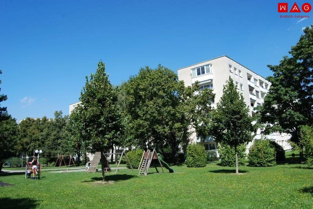 Living comfort on the top floor – 2-room apartment with sheltered loggia in Linz/Oed! Attention apartment is currently being renovated! Move-in 01 September 2026!