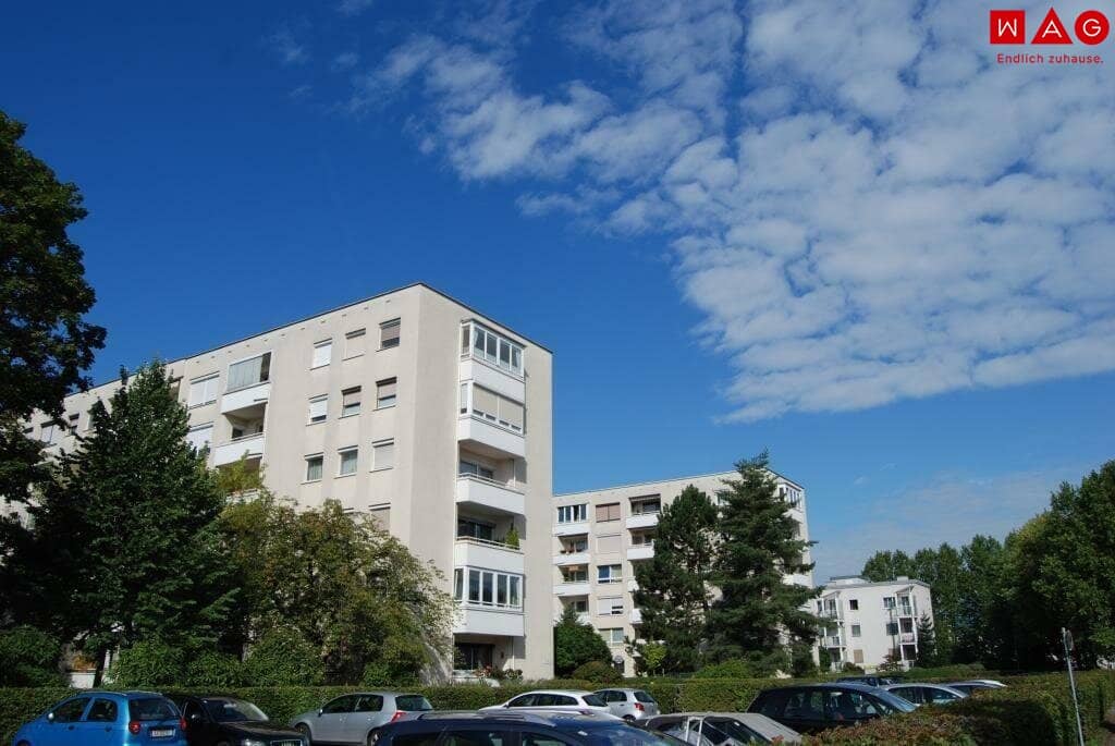 Living comfort on the top floor – 2-room apartment with sheltered loggia in Linz/Oed! Attention apartment is currently being renovated! Move-in 01 September 2026!