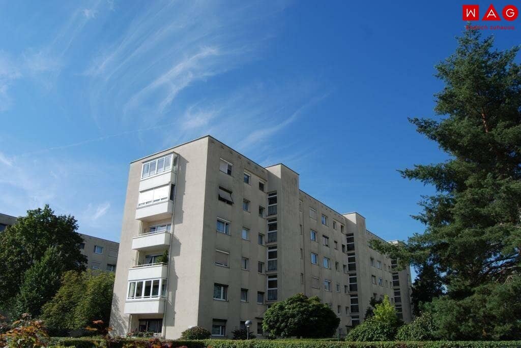 Living comfort on the top floor – 2-room apartment with sheltered loggia in Linz/Oed! Attention apartment is currently being renovated! Move-in 01 September 2026!