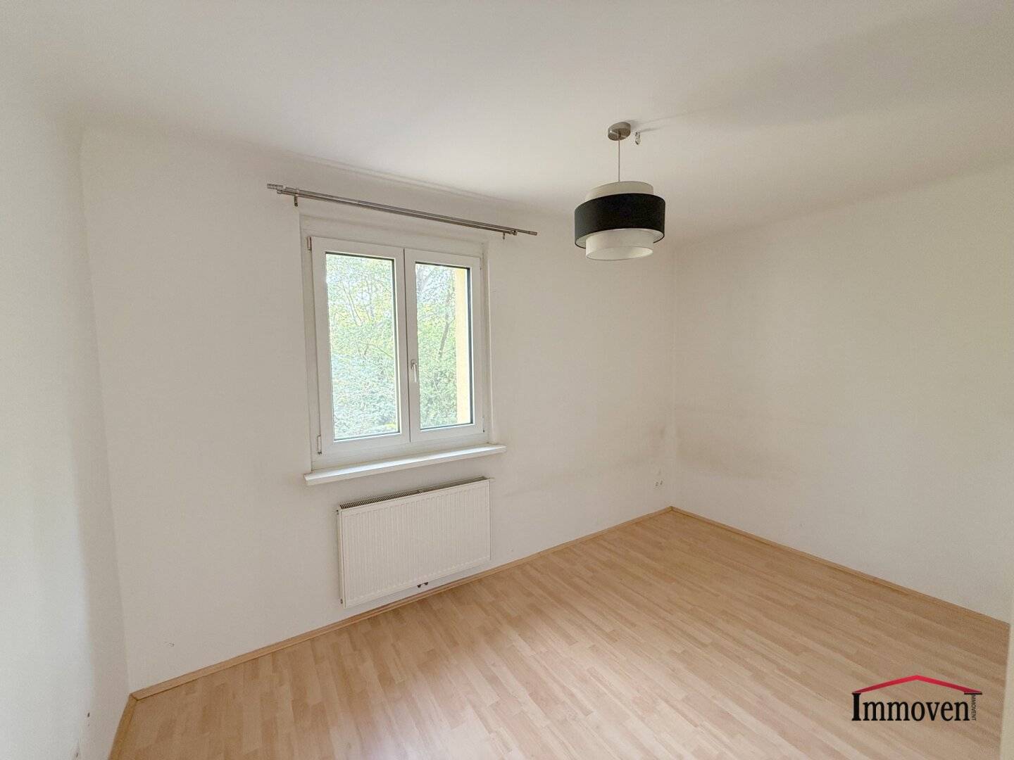 Bright 3-room apartment near Tribuswinkel Castle