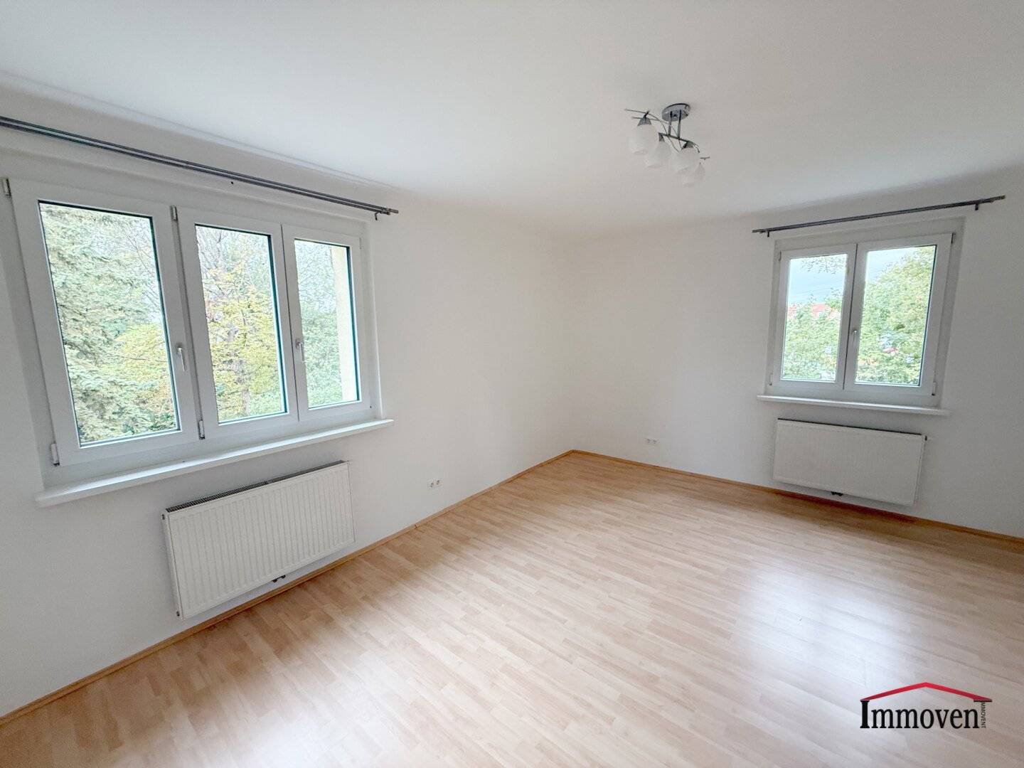 Bright 3-room apartment near Tribuswinkel Castle
