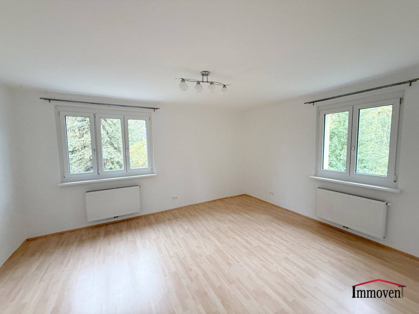 Bright 3-room apartment near Tribuswinkel Castle