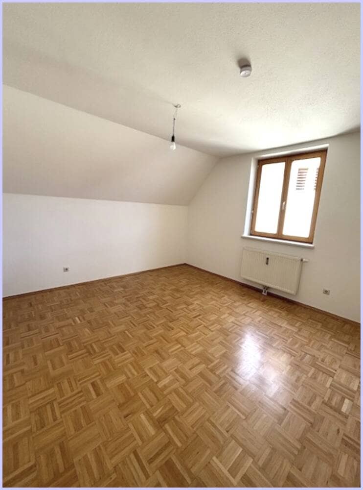 Bright Wohnung with balcony and covered parking