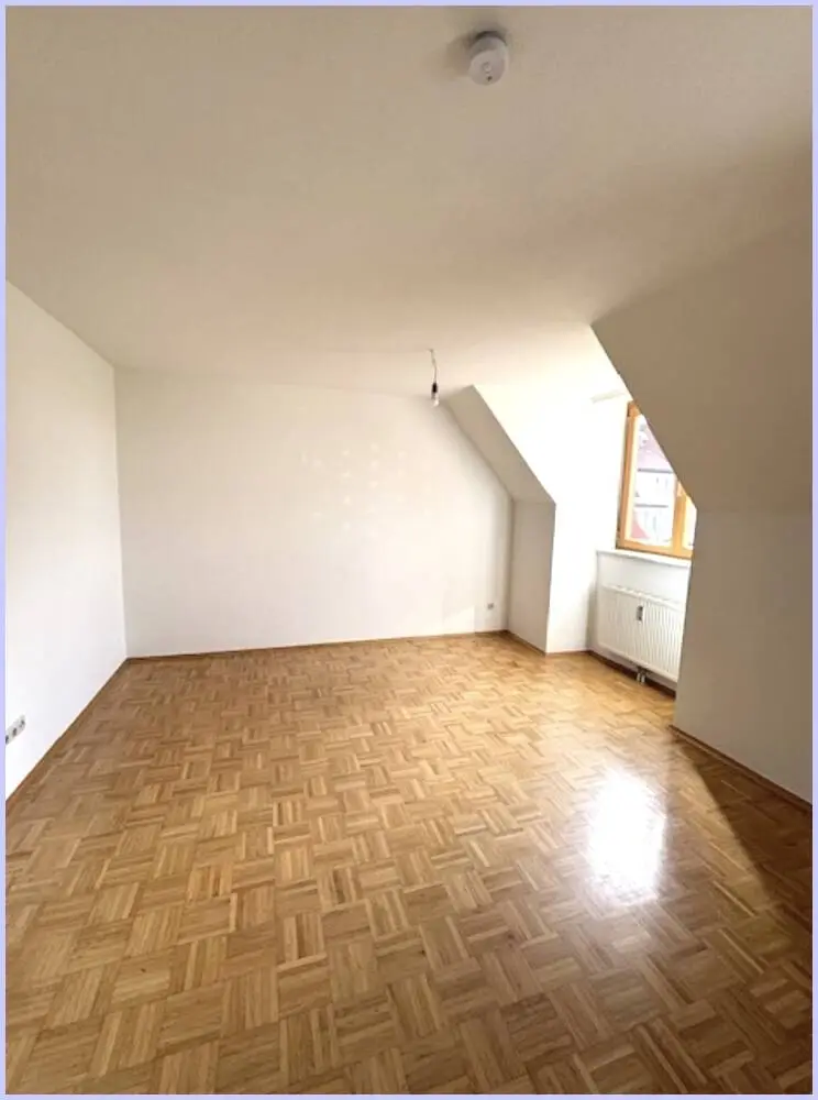 Bright Wohnung with balcony and covered parking