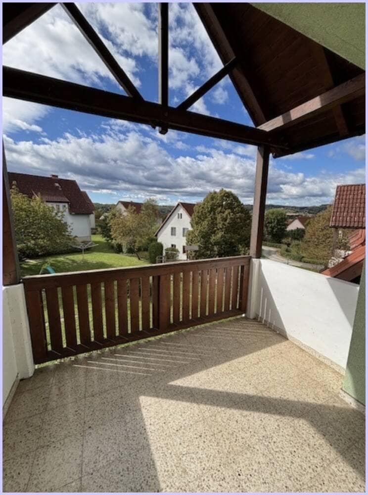 Bright Wohnung with balcony and covered parking