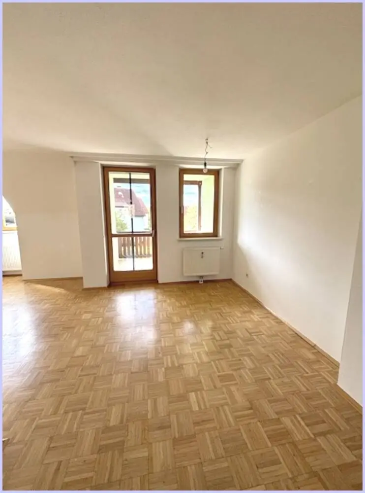 Bright Wohnung with balcony and covered parking