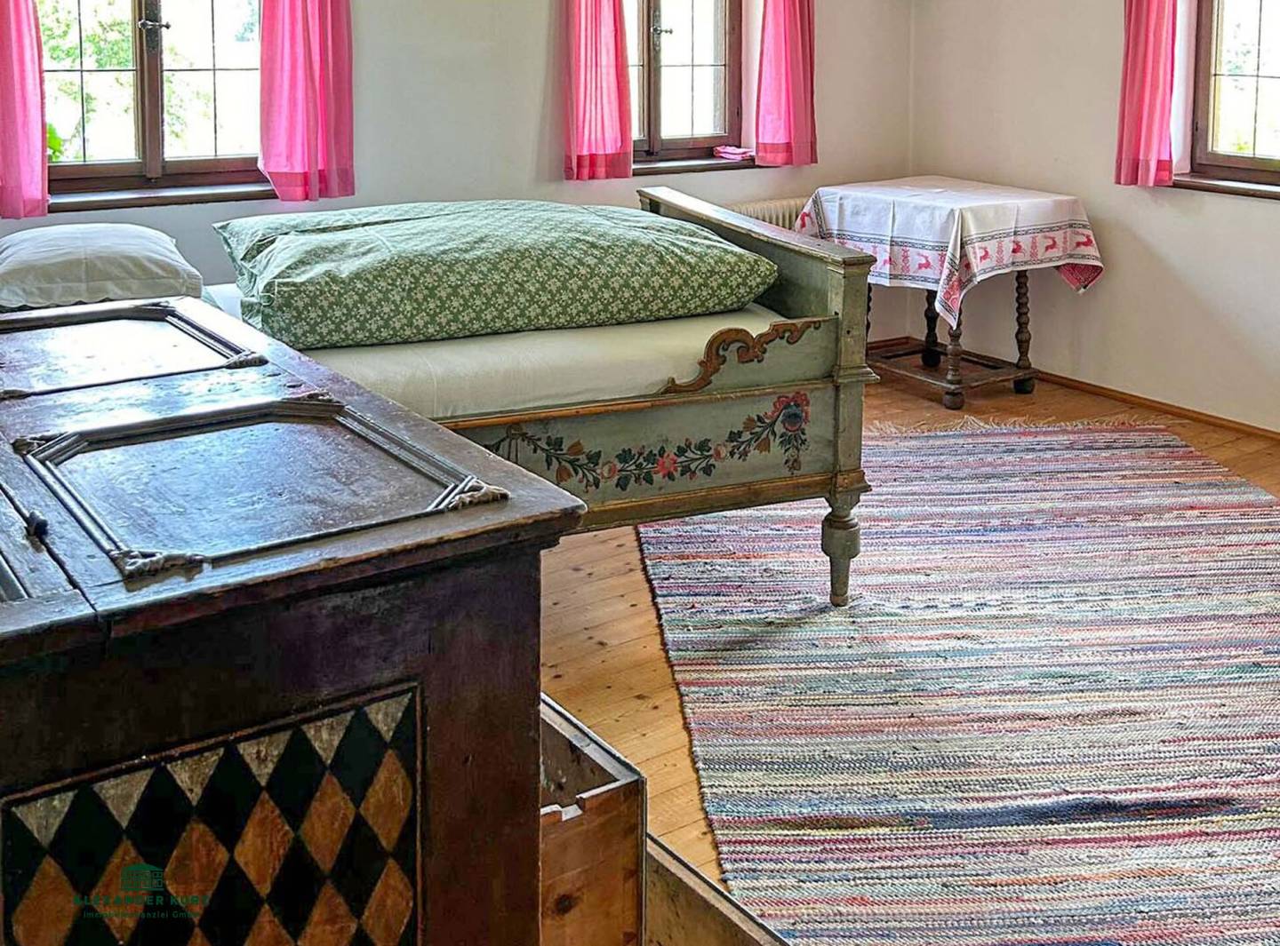 Historical country villa 30 km north of Salzburg