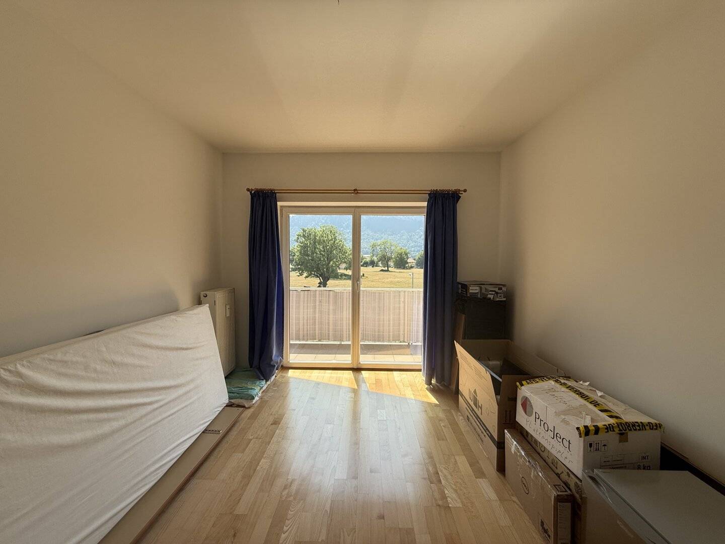 HELLE UND FREUNDLICHE  2-ZIMMER-BALKONWOHNUNG