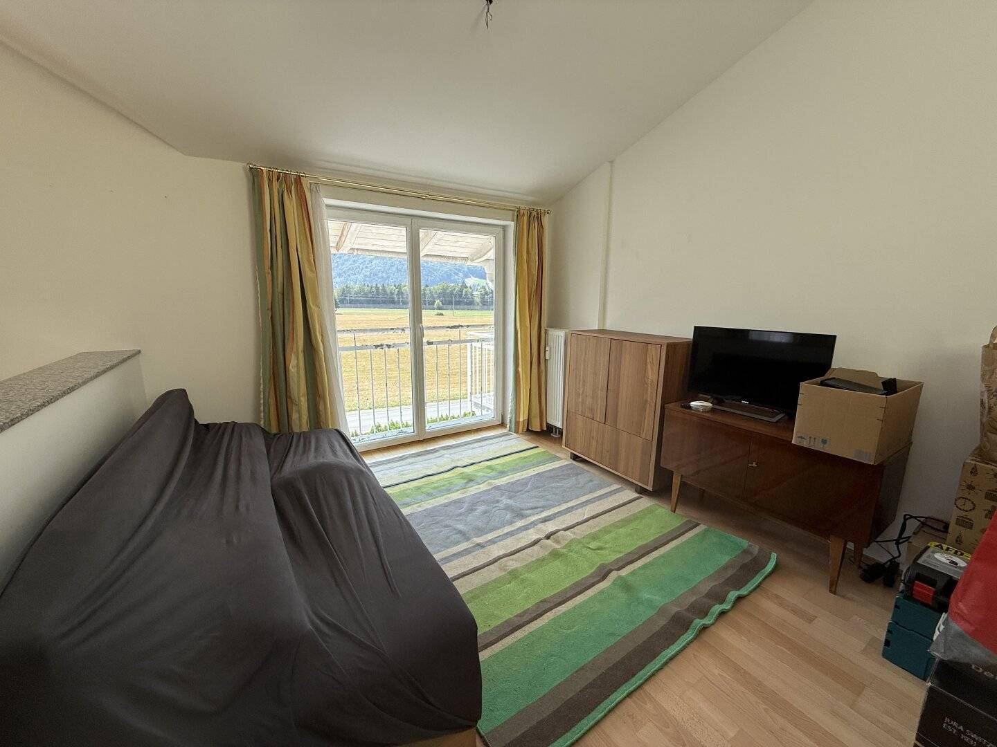 HELLE UND FREUNDLICHE  2-ZIMMER-BALKONWOHNUNG