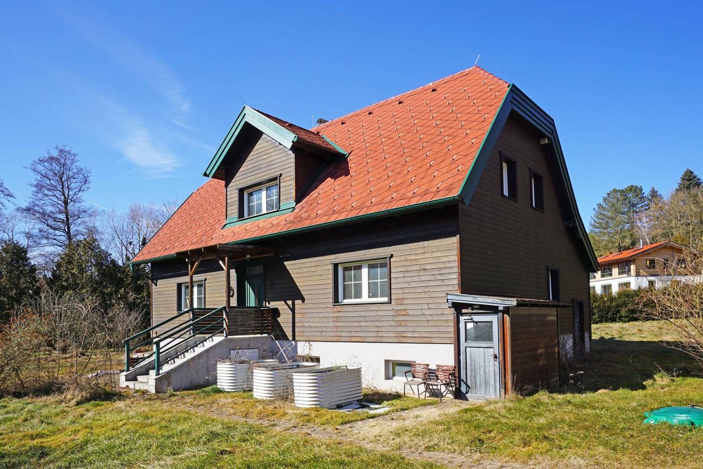 Einfamilienhaus mit Renovierungsbedarf auf teilbarem Grund in idyllischer Grünlage im Irenental