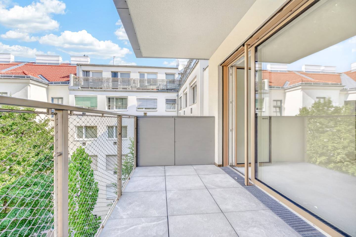 Centrally accessible with balcony