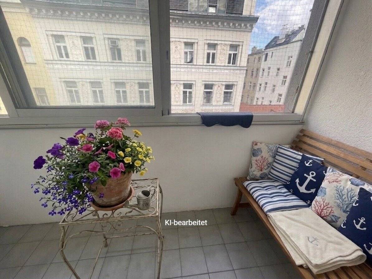 Bright 2-room apartment with loggia and air conditioning near Karmelitermarkt