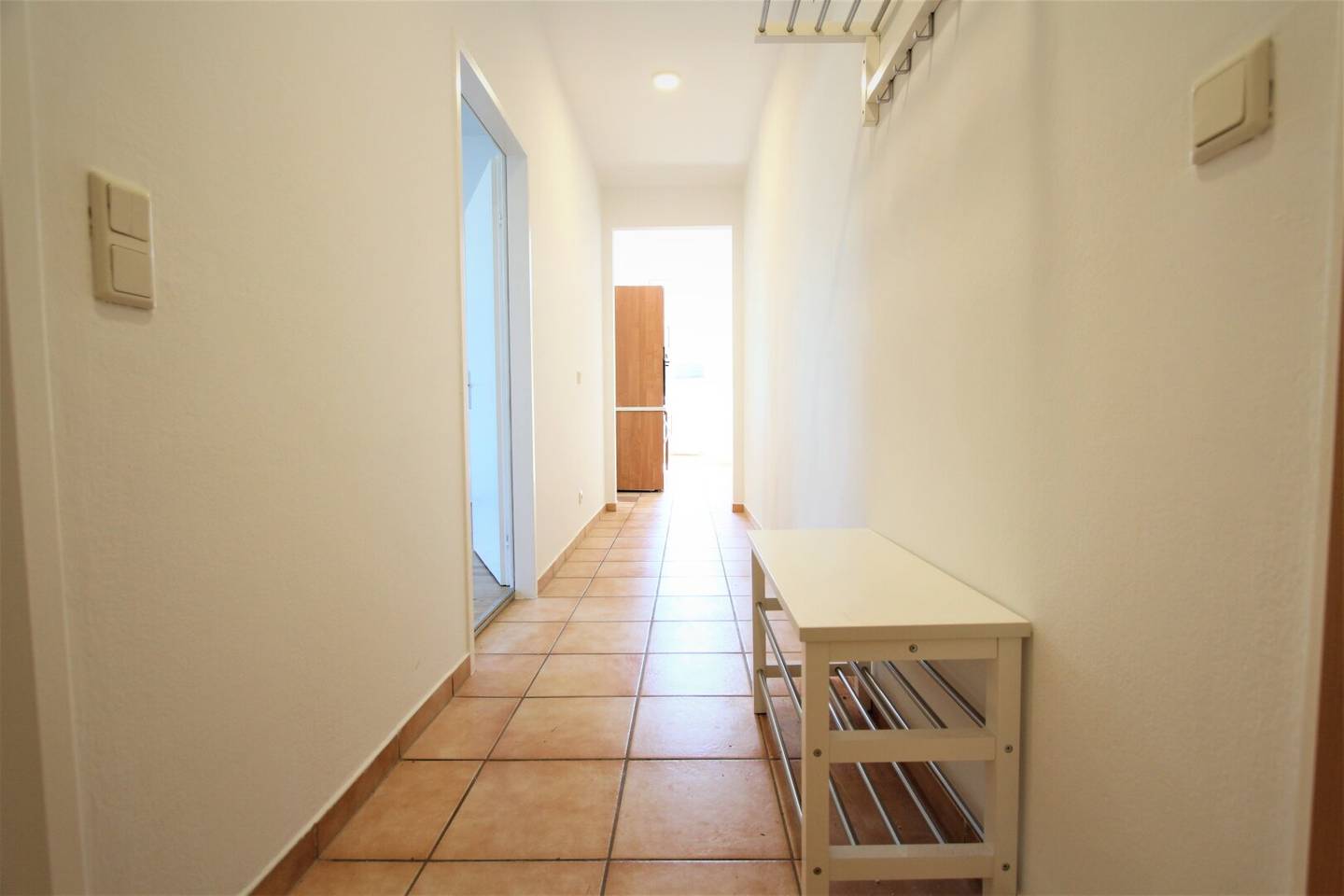 Beautifully furnished, bright 2-room apartment in central location Short-term rental
