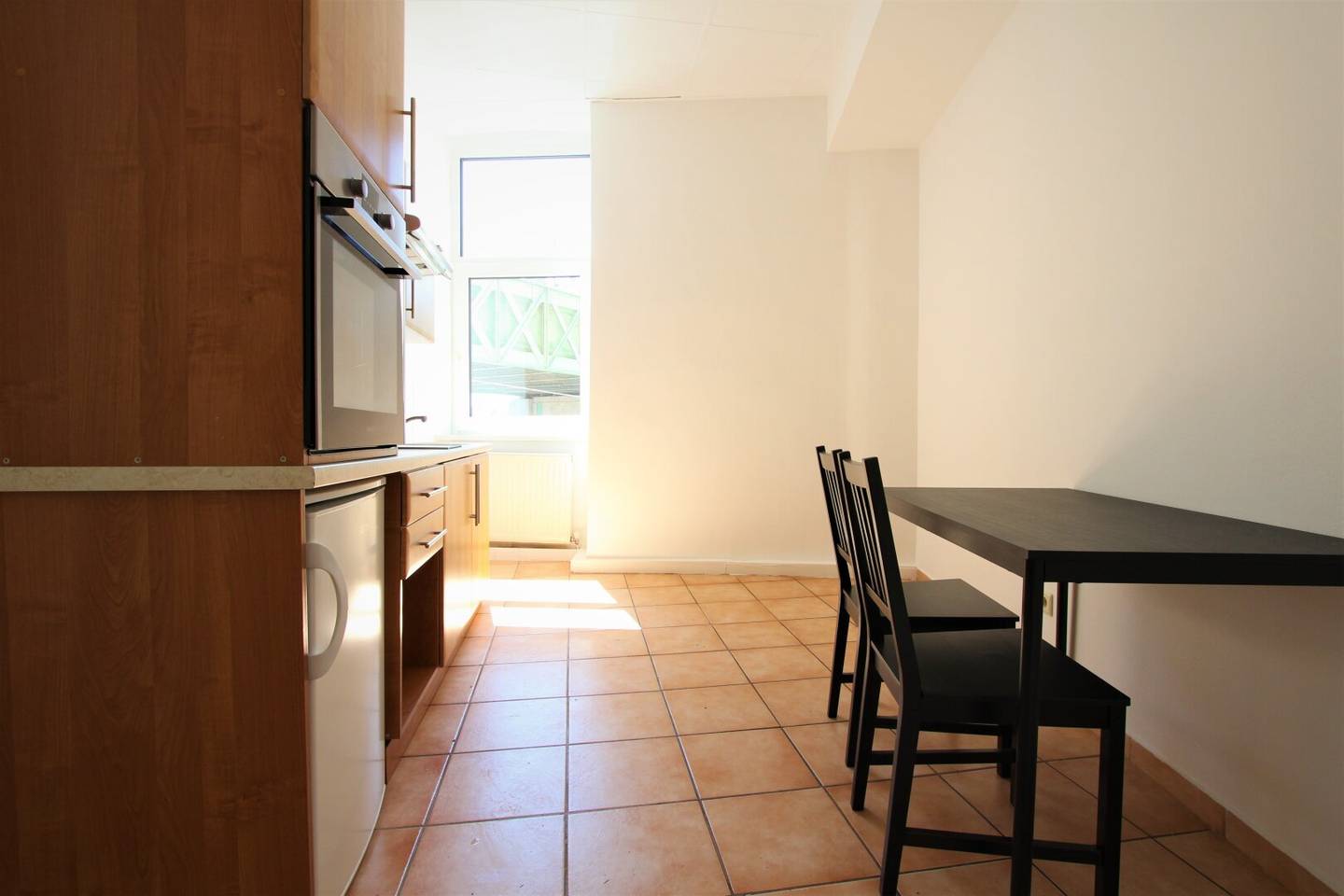 Beautifully furnished, bright 2-room apartment in central location Short-term rental