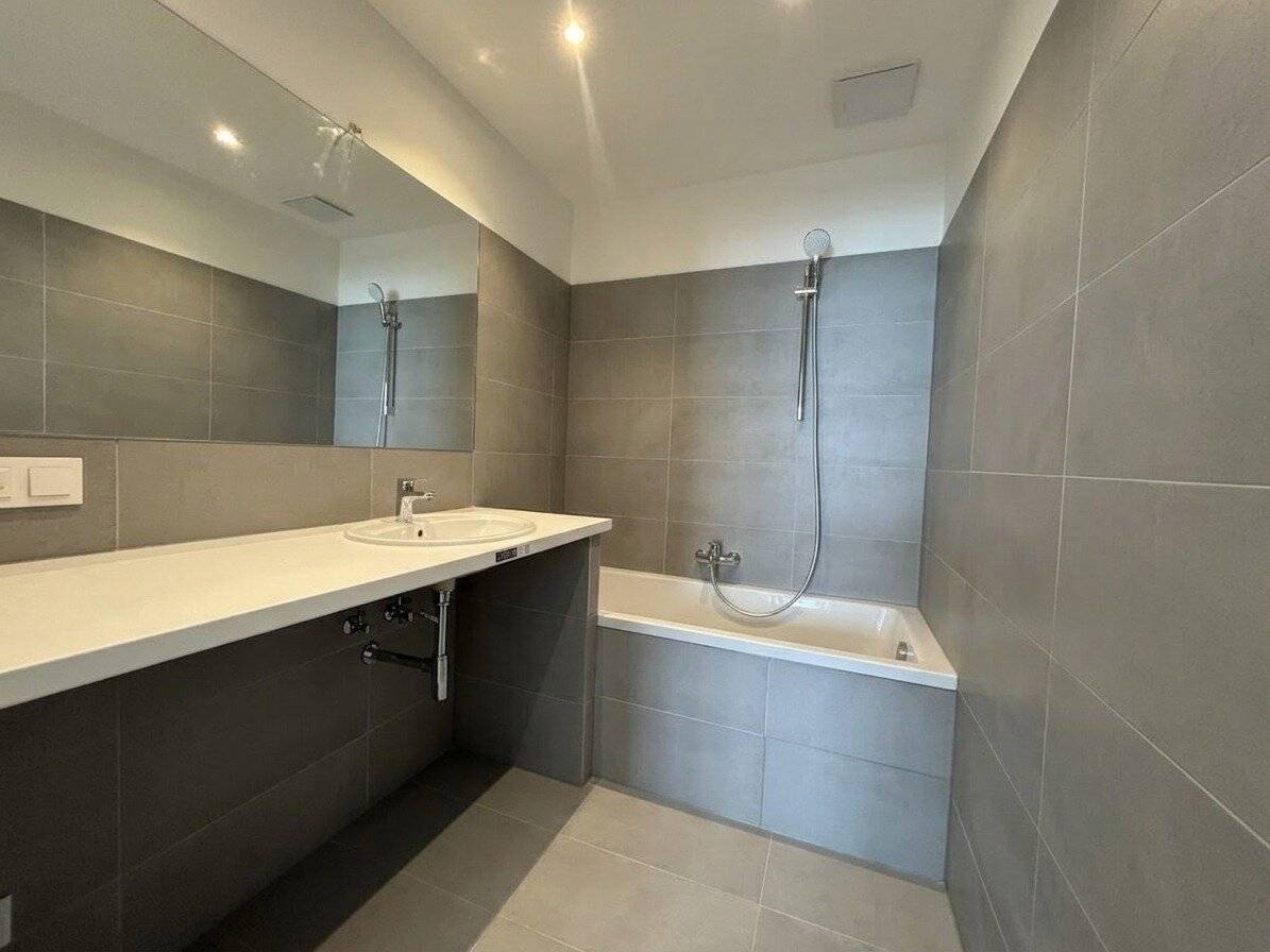 Flatshare dream: Cooled first-time occupancy directly at U4/U6 Längenfeldgasse