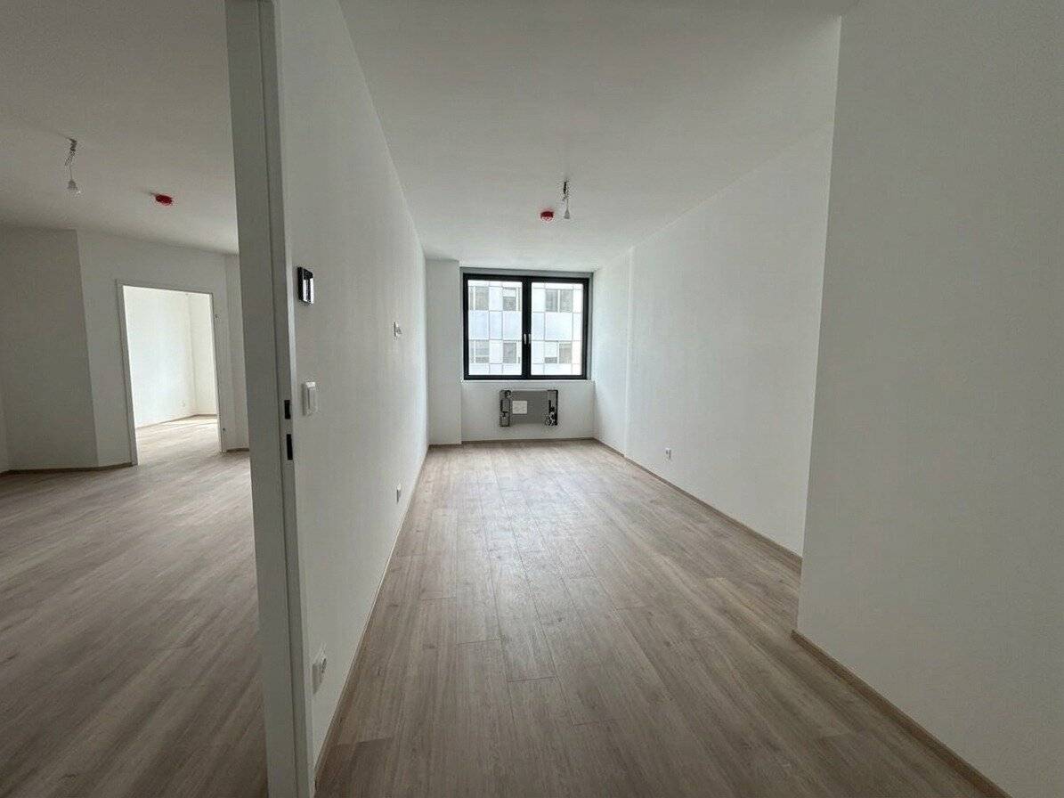 Flatshare dream: Cooled first-time occupancy directly at U4/U6 Längenfeldgasse