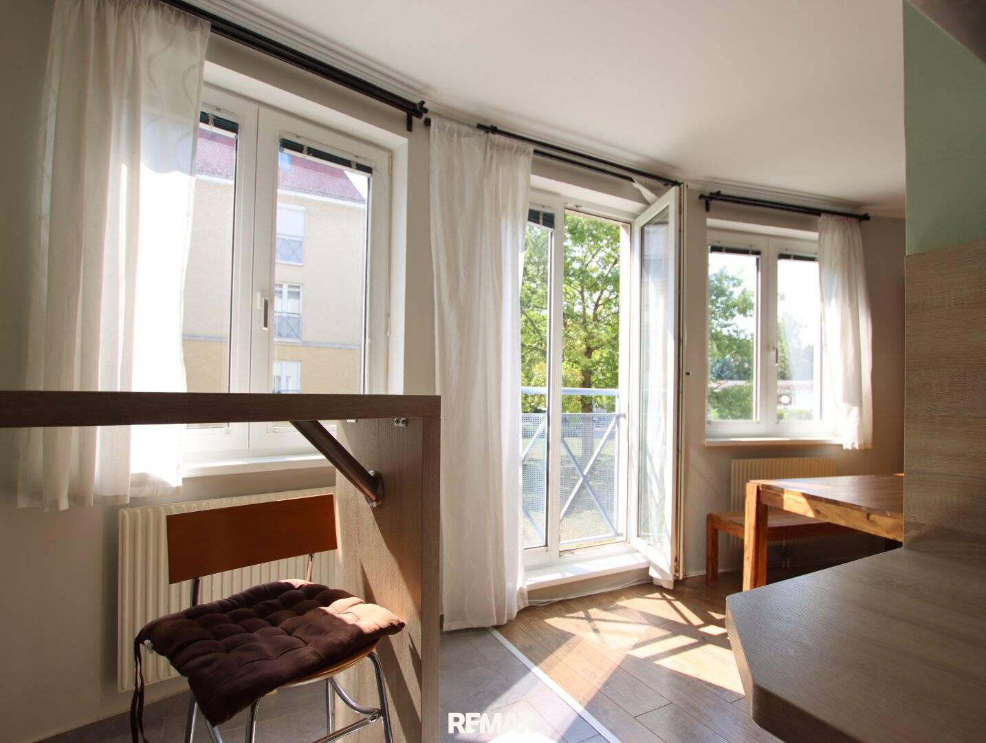 GEMÜTLICH &amp; HELL! 3-Zimmer Wohnung inkl. Tiefgaragenplatz!