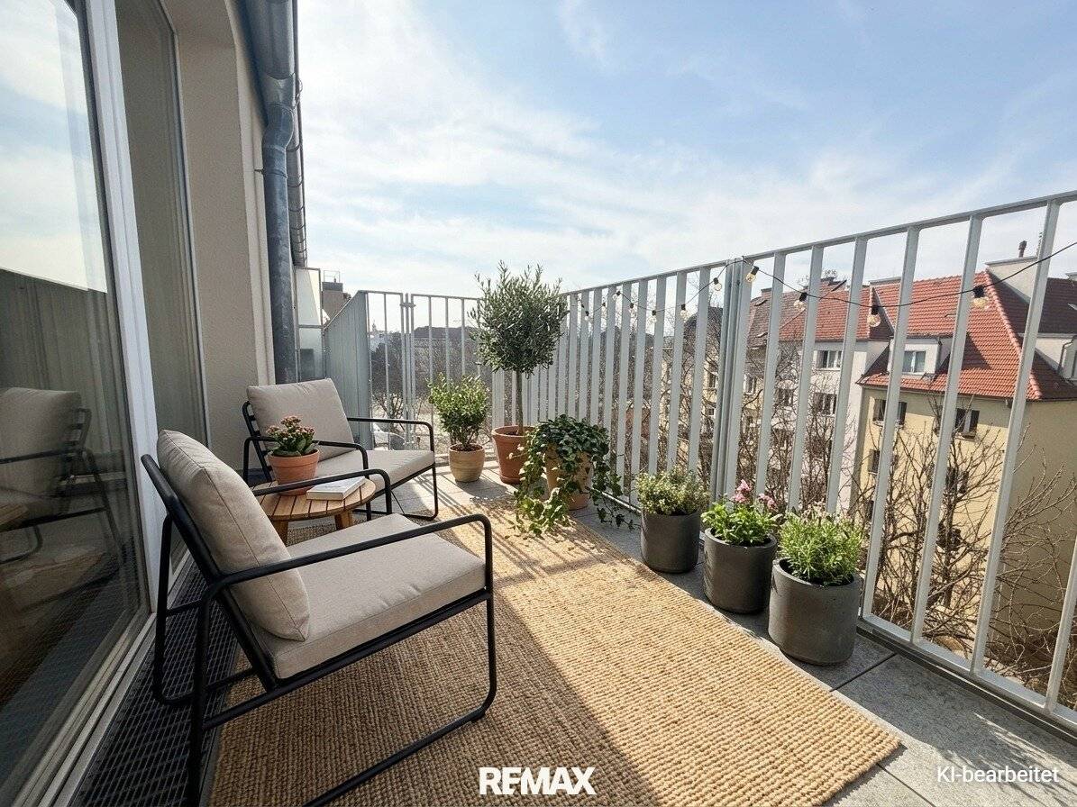 Bright 4-room attic apartment with Vienna Woods view and west terrace