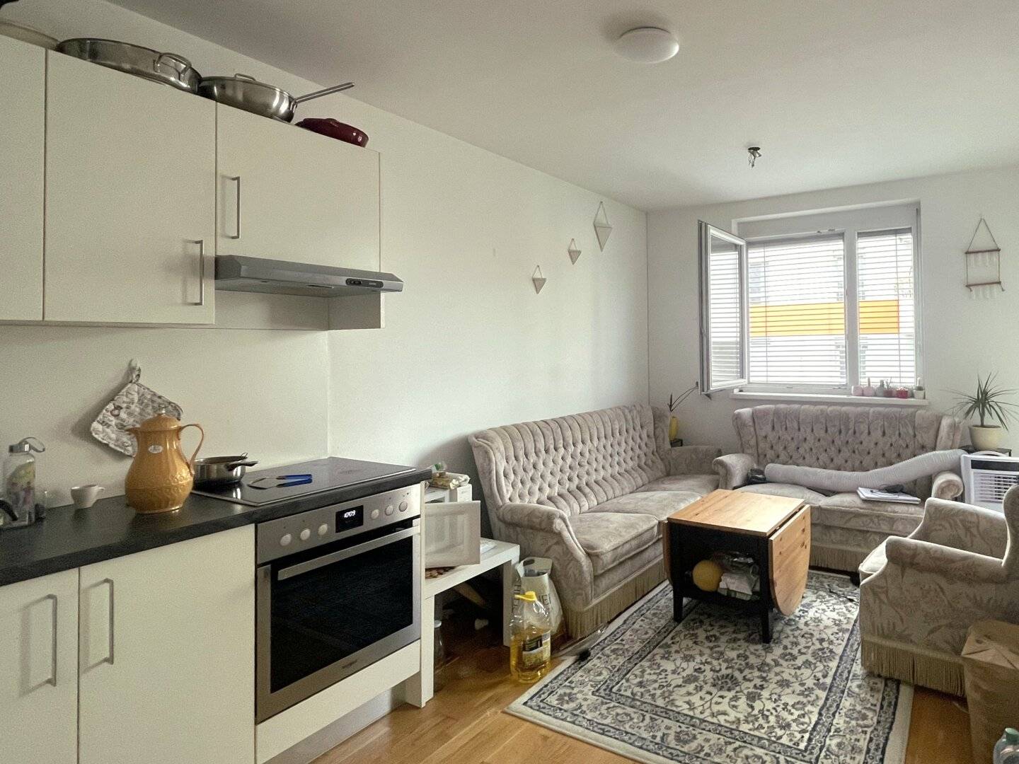 Vermietete 2-Zimmer-Wohnung mit Balkon und Parkplatz – ideal als Vorsorge!